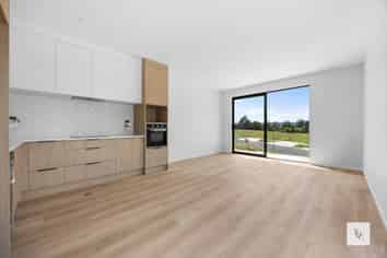 18 Waipaheke Crescent, Drury