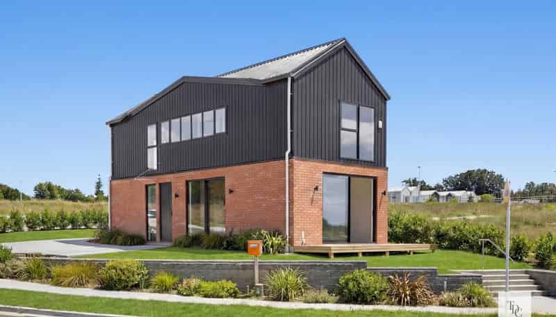 18 Waipaheke Crescent, Drury