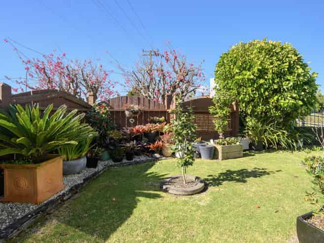 1/8 Cheyne Road (Cotswold Court), Pyes Pa