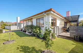 1/8 Cheyne Road (Cotswold Court), Pyes Pa