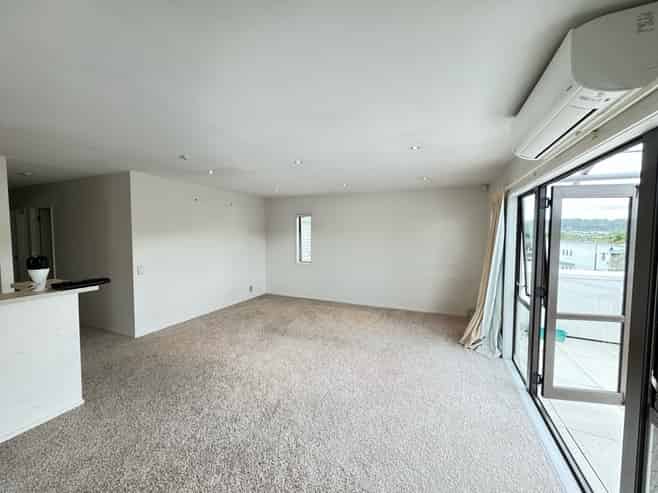 20/92 Bush Road, Albany