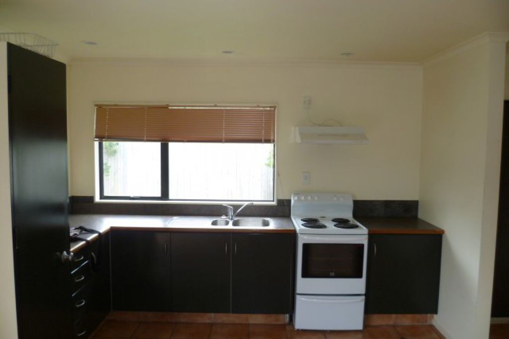 FIVE BEDROOMS - STUDENT RENTAL 2