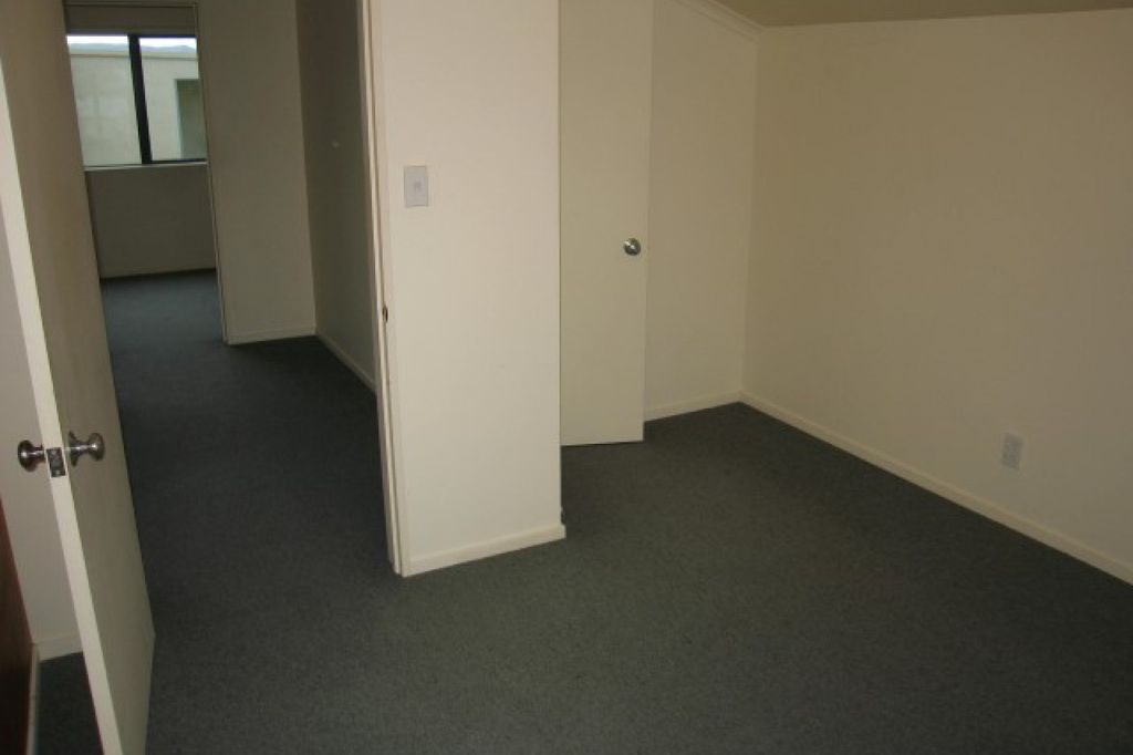 FIVE BEDROOMS - STUDENT RENTAL 5