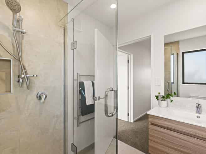 2, 3 & 4/41 Saxon Street, Linwood