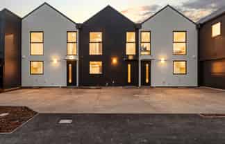 2, 3 & 4/41 Saxon Street, Linwood
