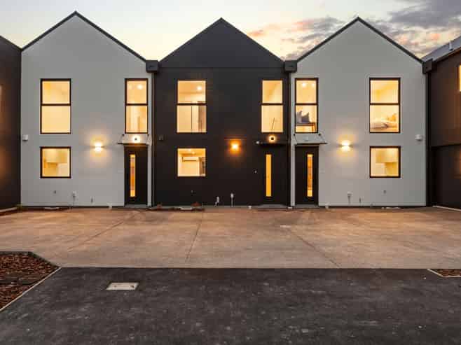 2, 3 & 4/41 Saxon Street, Linwood