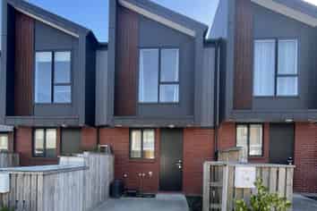 14 Waipuhinui Way, Wiri