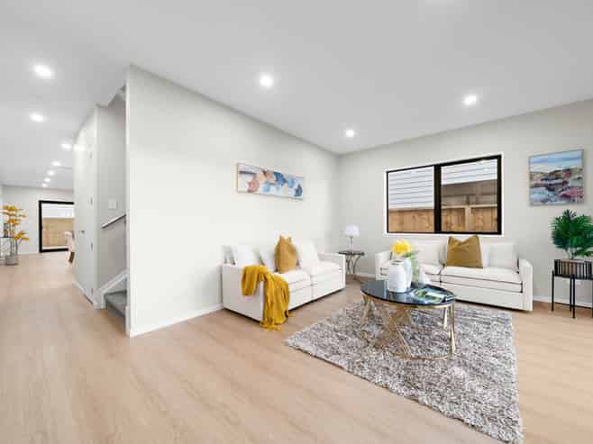 55  Derbyshire Lane, Karaka