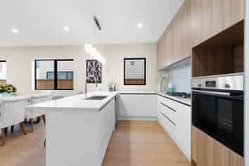 55  Derbyshire Lane, Karaka