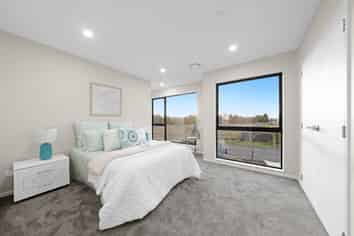 55  Derbyshire Lane, Karaka