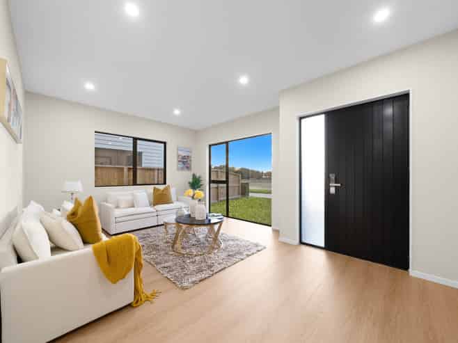55  Derbyshire Lane, Karaka