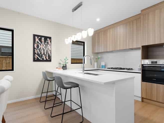 55  Derbyshire Lane, Karaka