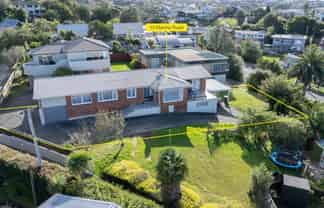 13 Marina Road, Torbay