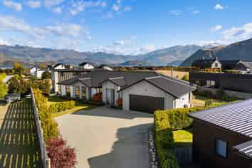 71 Infinity Dr, Wanaka