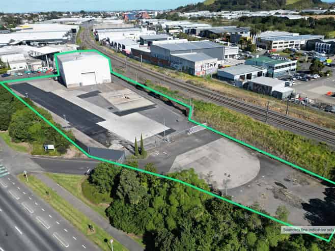 Secure 7,425sqm Yard with High Stud Warehouse