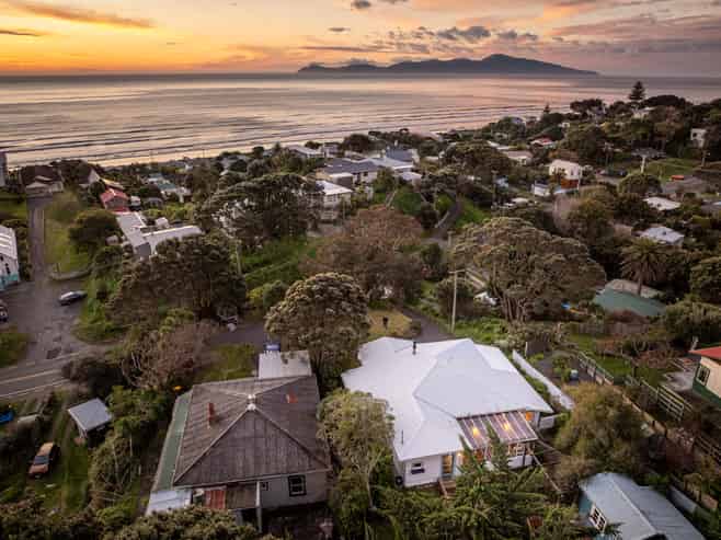68 Wellington Road, Paekakariki