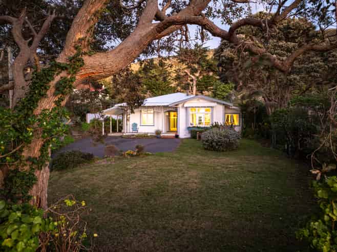 68 Wellington Road, Paekakariki
