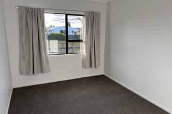 6 Glenlea Place, Flat Bush