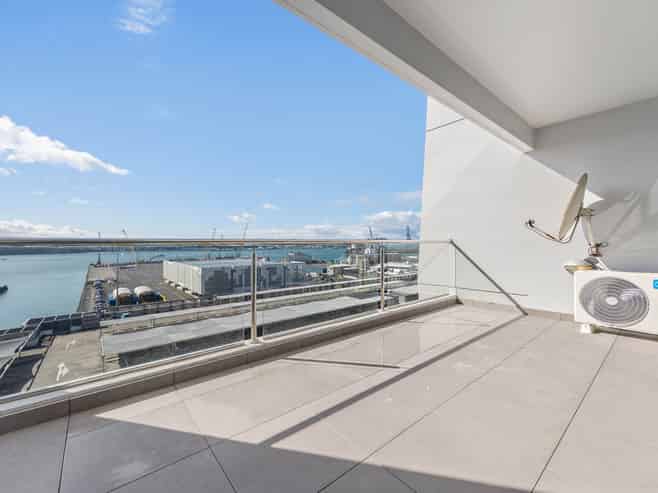 1106/2 Beach Road, Auckland Central