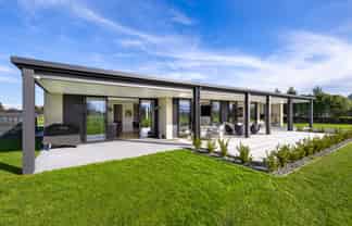 378B Holland Road, Puketaha