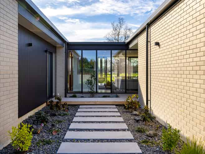 378B Holland Road, Puketaha