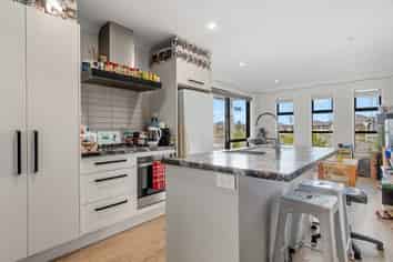 Flat / 92 Te Ranga Memorial Drive, Pyes Pa
