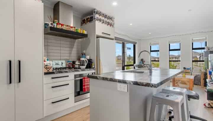 Flat / 92 Te Ranga Memorial Drive, Pyes Pa