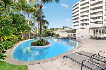 402/86 The Strand, Parnell
