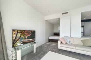 402/86 The Strand, Parnell