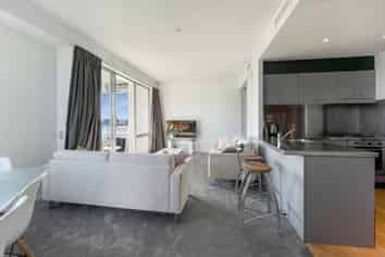 402/86 The Strand, Parnell