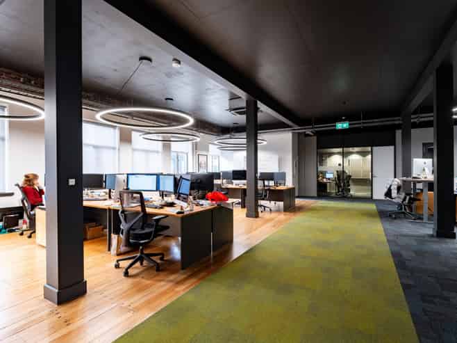 Premium office lease, motivated lessor, act now!