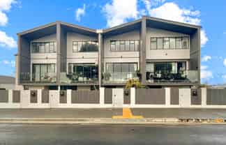 262B Meola Road, Point Chevalier