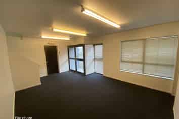 Tidy Office/Warehouse in Hillsborough