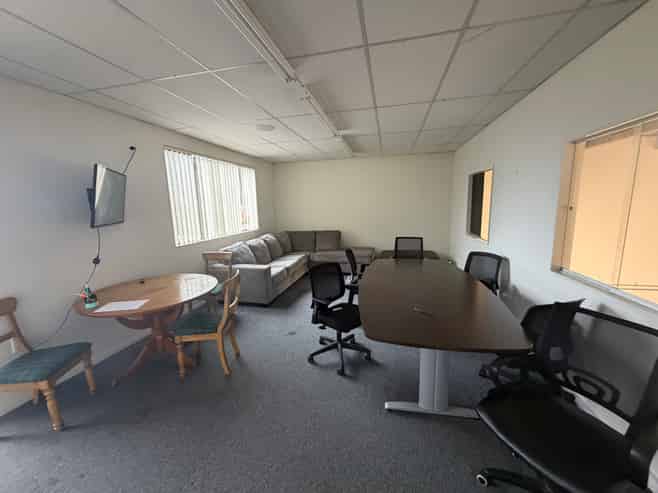 Superb Warehouse / Office Combo