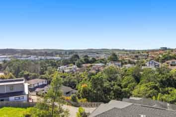 2 Korari Way, Unsworth Heights
