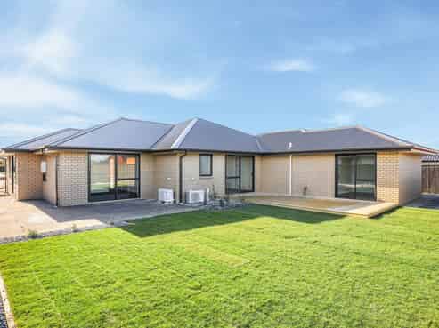 15 Vitalia Crescent, Lincoln