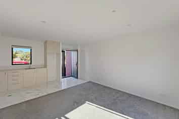 2/79 Taikata Road, Te Atatu Peninsula