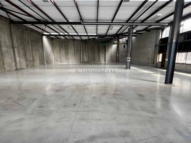 Practical Warehousing with 11 Carparks!