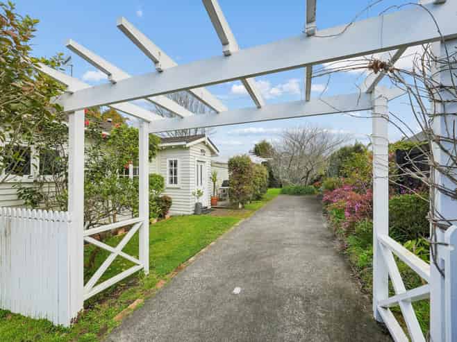 2 Tawera Road, Greenlane