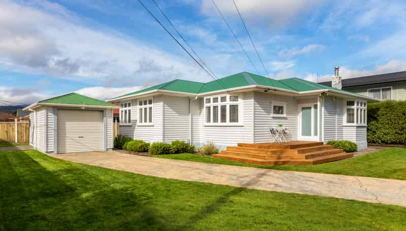 50 King Street, Ebdentown