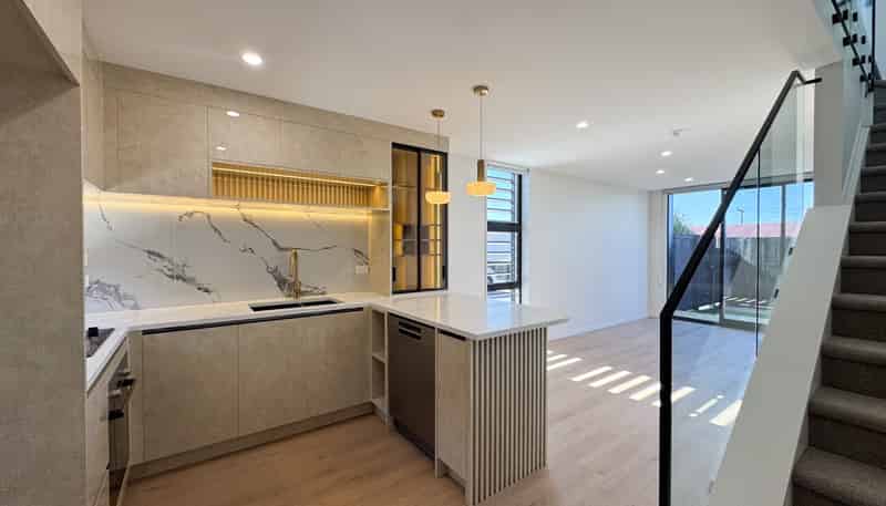 3/9 Utting Street, Birkdale