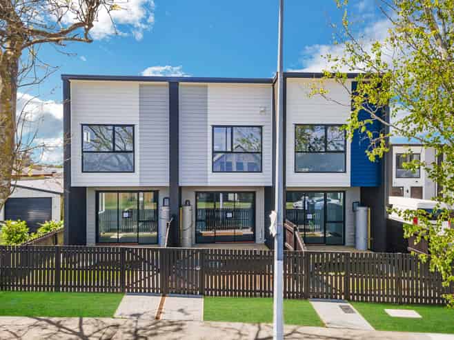 14, 15, 22/17 Barneys Farm Road, Clendon Park