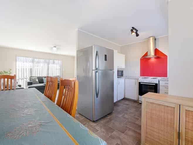 2/14 Templeton Place, Clendon Park