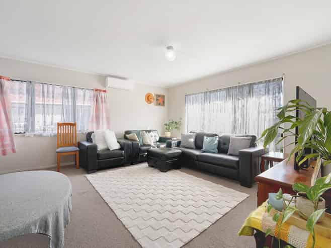 2/14 Templeton Place, Clendon Park