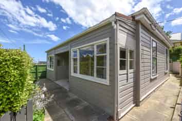 87 Preston Crescent, Belleknowes