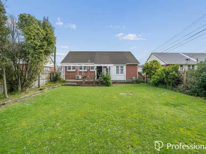 305 Oxford Terrace, Avalon