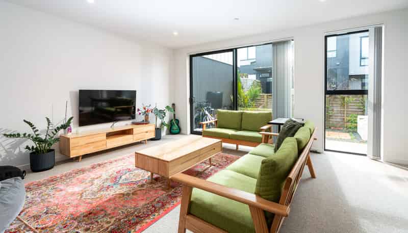 2/210 Karori Road, Karori
