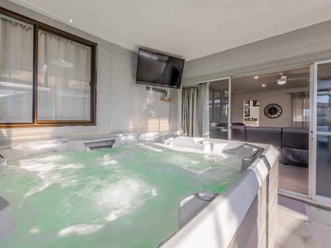 86 Wycliffe Street, Onekawa