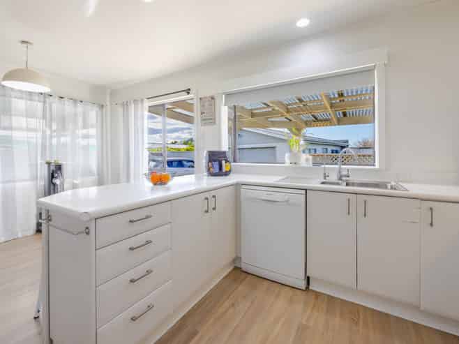 86 Wycliffe Street, Onekawa