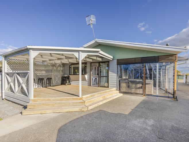 86 Wycliffe Street, Onekawa